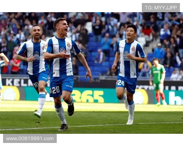 足球队长近期表现稳健，赛场领导力持续提升